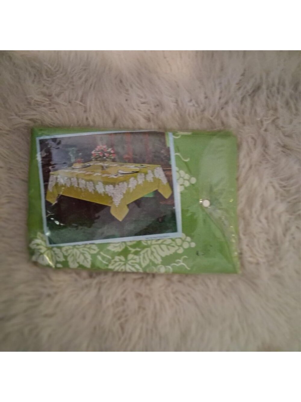 Vintage new in package Arbor tablecloth USA green flocked leaf vine 52x70 oblong